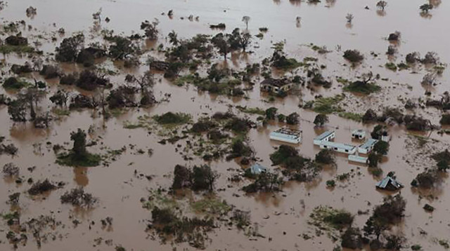 הצפות במוזמביק (צילום: AFP)
