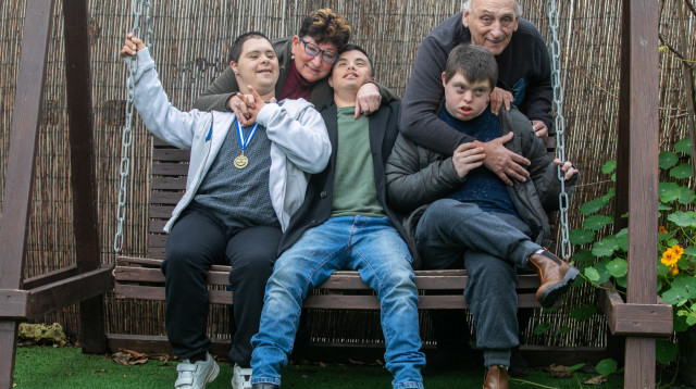 משפחת שקולניק. משמאל: עומר, שגיא וטל (צילום: יוסי אלוני)