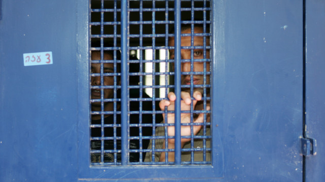 אסירים בכלא קציעות (צילום: יהודה לחיאני)