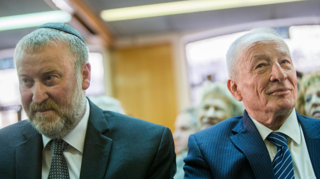 יהודה וינשטיין, אביחי מנדלבליט (צילום: יונתן זינדל, פלאש 90)