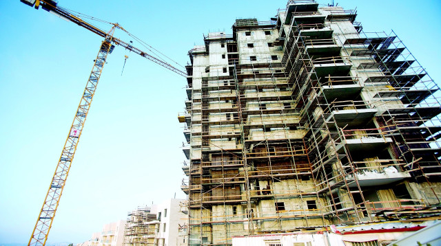 אתר בנייה (צילום: יונתן זינדל, פלאש 90)