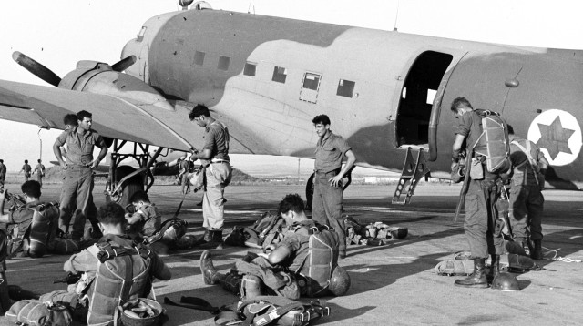 רק אימון שגרתי. גיוס מילואים, 1957 (צילום: משה פרידן, לע"מ)