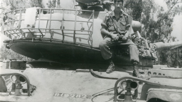 זכריה באומל (צילום: יצחק אלהרר, סקופ 80,רפרודוקציה)