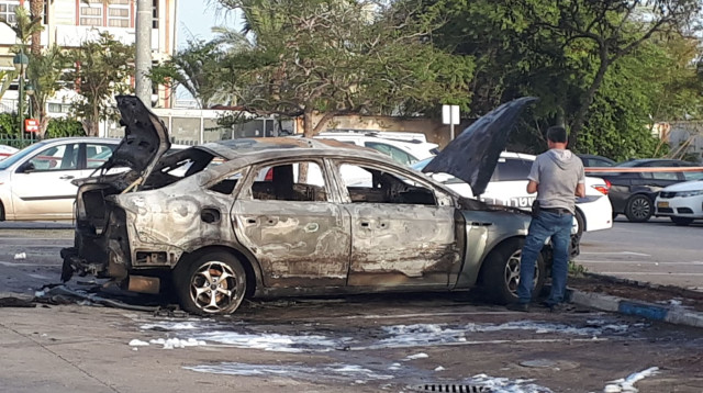 מטען ברכב בעפולה (צילום: דוברות המשטרה)