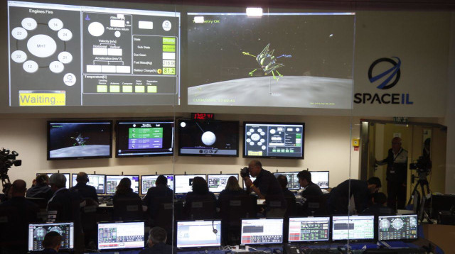 חדר הבקרה של SPACEIL (צילום: אבשלום ששוני)