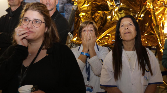 אכזבה לאחר ניסיון הנחיתה הכושל של החללית "בראשית" על הירח (צילום: אלוני מור)