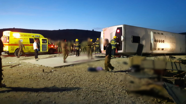 זירת התאונה בנגב (צילום: איציק אברזיל, יח"צ)