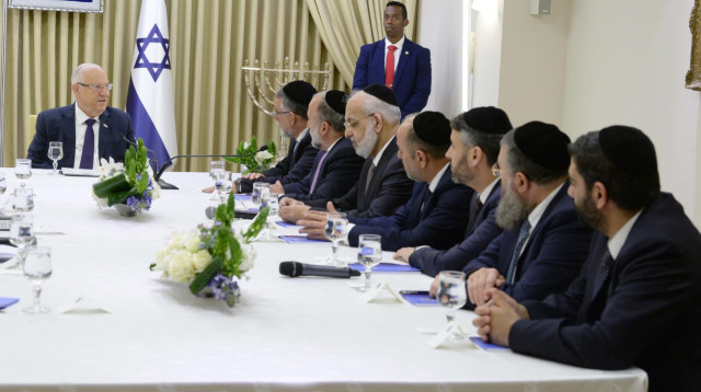 ראובן ריבלין נפגש עם נציגי סיעת ש"ס (צילום: מארק ניימן, לע"מ)