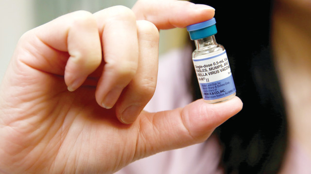 חיסון לחצבת (צילום: רויטרס)