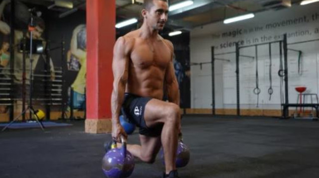 ריבועים בבטן (צילום: שובל קרול)