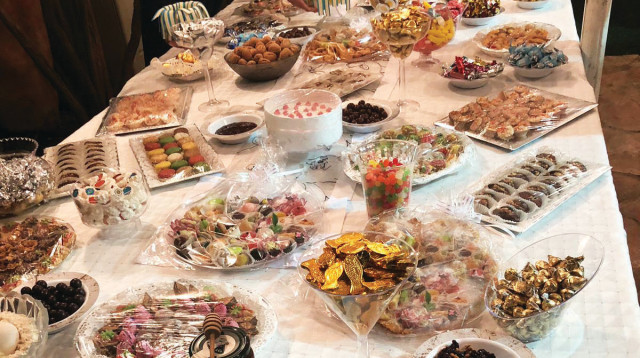 שולחן המימונה של משפחת בן-אבי (צילום: אדי ישראל, פלאש 90)