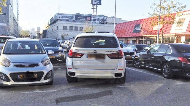 רכב חונה לא טוב (צילום: פרופ' רפי קרסו)