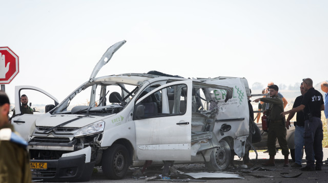 הרכב שנפגע מנ"ט בעוטף עזה בו נהרג משה פדר (צילום: נועם רבקין פנטון, פלאש 90)