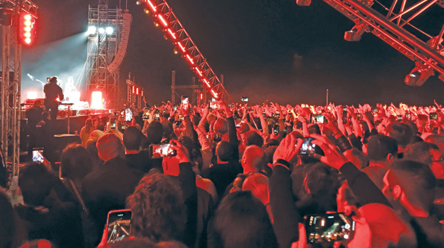 רד הוט צ'ילי פפרס במצרים (צילום: רויטרס)