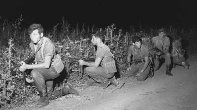 מאיר הר ציון ויחידת 101 (צילום: אסף קוטין, "במחנה")