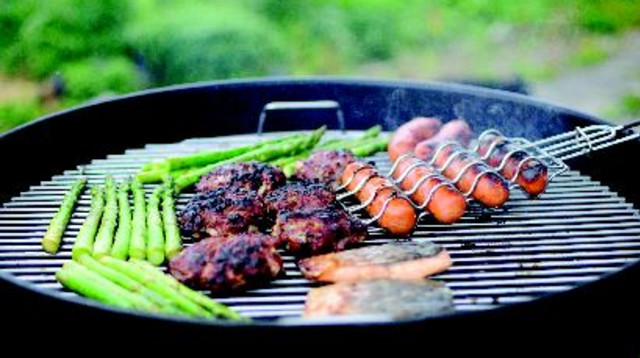 מנגל ליום העצמאות (צילום: שני הלוי)