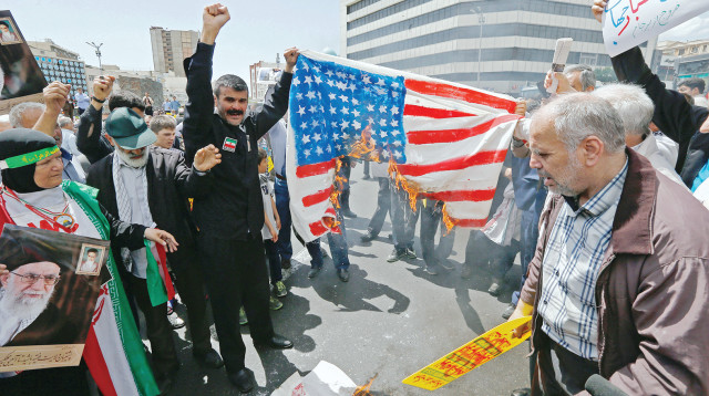 מחאה בטהרן נגד ארה"ב (צילום: AFP)