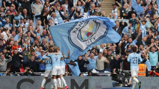 מנצ'סטר סיטי חוגגת זכייה בגביע (צילום: Getty images)