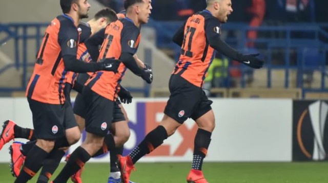 שחטאר דונייצק חוגגת (צילום: AFP)