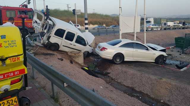 התאונה בנהריה (צילום: תיעוד מבצעי מד"א)