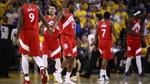 שחקני טורונטו (צילום: Getty images)