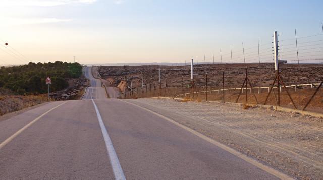 כביש 316 בדרום הר חברון (צילום: דורון הורוביץ, פלאש 90)