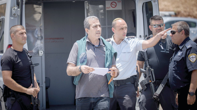 קטוסה משוחרר ממעצר (צילום: פלאש 90)