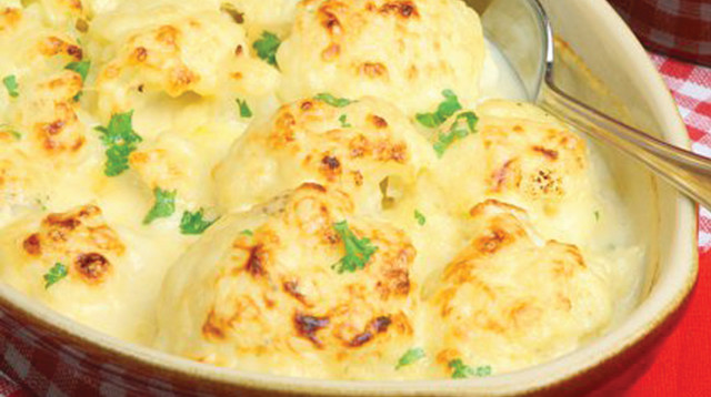 עגבניות שרי ופרחי כרובית מוקרמים (צילום: באדיבות “השף הלבן")