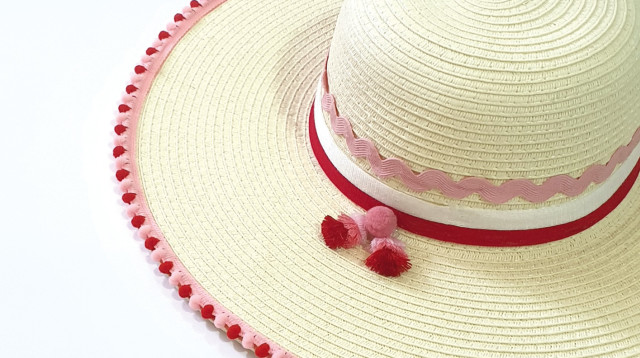 כובע קש (צילום: מעריב אונליין)