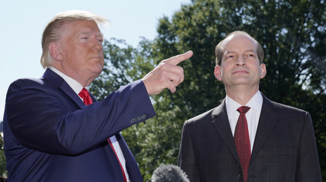 אלכסנדר אקוסטה, דונלד טראמפ (צילום: רויטרס)