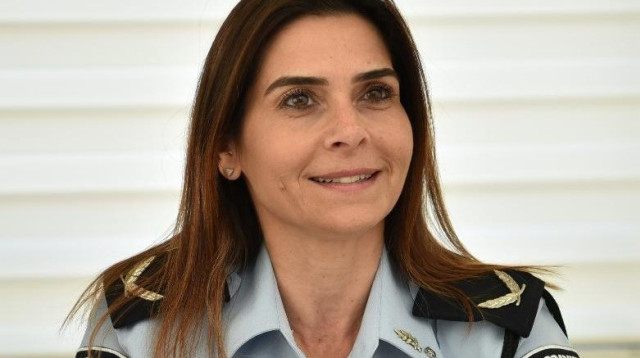 עינת גיל-צובארי (צילום: דוברות המשטרה,ויקיפדיה)