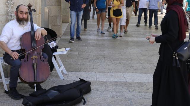 דו קיום בירושלים (צילום: מרק ישראל סלם)