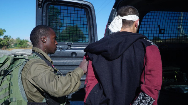 מעצר החשודים ברצח דביר שורק ז"ל (צילום: דובר צה"ל)