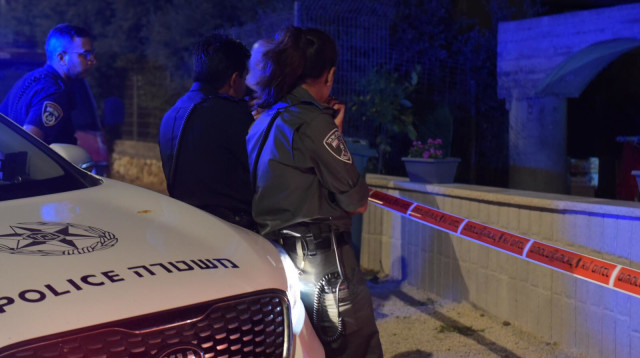 זירת רצח בטייבה, ארכיון (צילום: דוברות המשטרה)