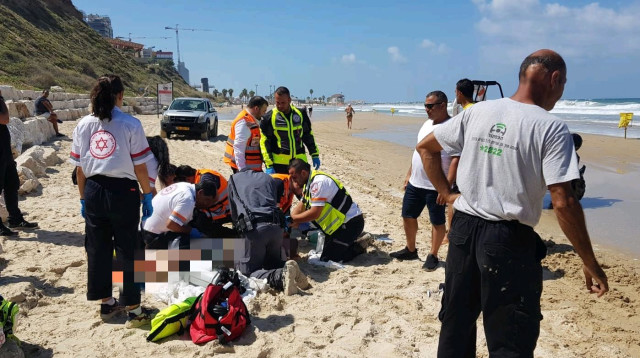 זירת הטביעה בנתניה (צילום: אבו סעיד, דוברות מד"א)