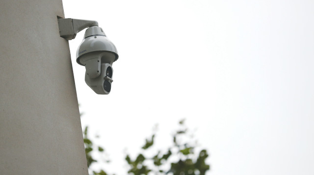 מצלמת אבטחה בלונדון (צילום: רויטרס)