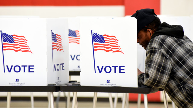הצבעה בבחירות לנשיאות ארצות הברית, אילוסטרציה (למצולם אין קשר לנאמר בכתבה) (צילום: רויטרס)