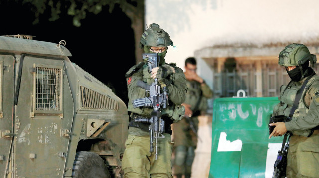 חיילים ישראלים בגבול לבנון (למצולמים אין קשר לנאמר בכתבה) (צילום: פלאש 90)