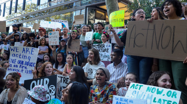 הפגנת צעירים בניו יורק בנושא שינויי האקלים (צילום: רויטרס)