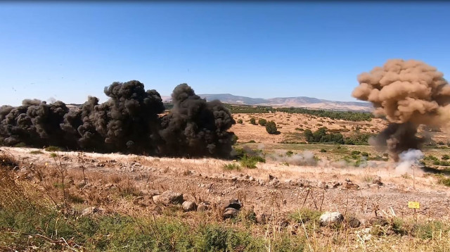פיצוץ מוקשים ברמת הגולן (צילום: דוברות משרד הביטחון וחברת iMAG)