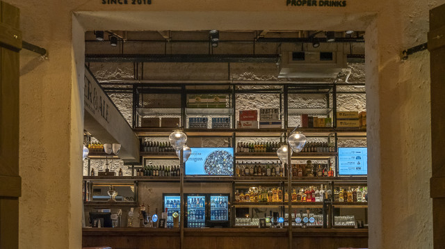 לאגר אנד איל (צילום: אנטולי מיכאלו)