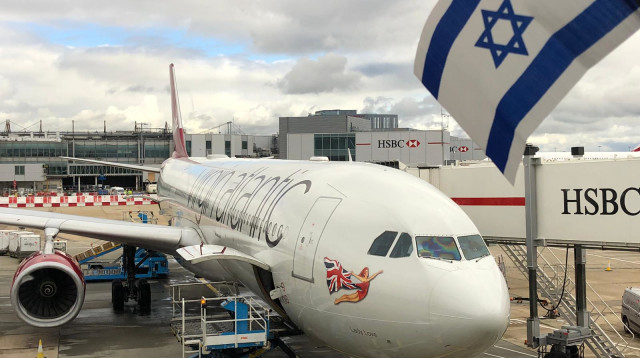 מטוס של וירג'ין אטלנטיק בנתב"ג (צילום: יח"צ, וירג'ין אטלנטיק)