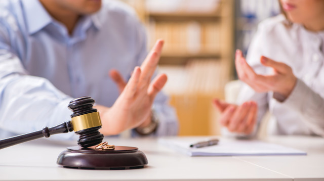 גירושים, אילוסטרציה (למצולמים אין קשר לנאמר בכתבה) (צילום: אינג אימג')