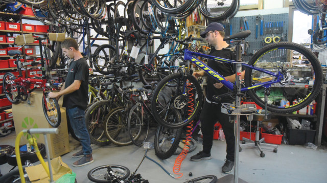 אופניים, אילוסטרציה (למצולמים אין קשר לנאמר בכתבה) (צילום: אבשלום ששוני)