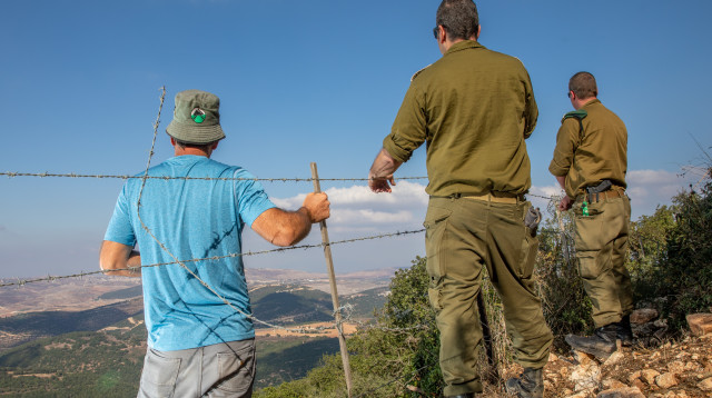 "העבודה הכי טובה בצבא". סרן א' (מימין), רס"ן א' וא' (צילום: יוסי אלוני)