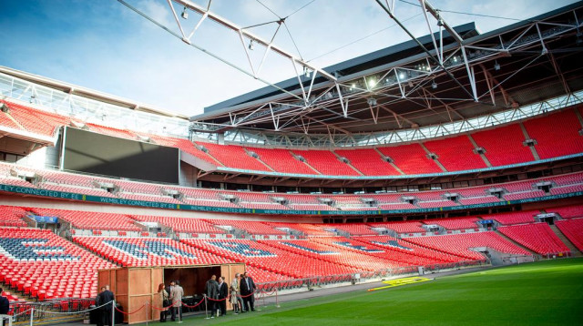 סוכה באצטדיון וומבלי (צילום: הרב אלקס גולדברג)