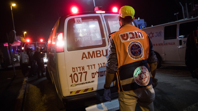 אמבולנס מד"א (צילום:  פלאש 90,הדס פרוש)