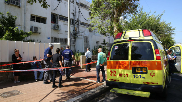 אמבולנס טיפול נמרץ (צילום:  פלאש 90)