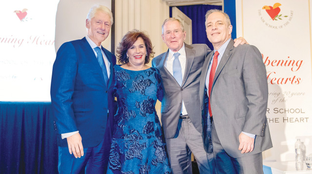 ד"ר יהודית ריכטר עם בוש וקלינטון (צילום: יח"צ)