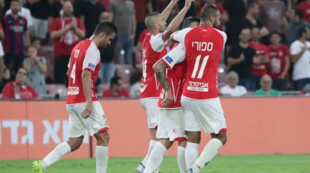 שחקני הפועל באר שבע חוגגים (צילום: דני מרון)